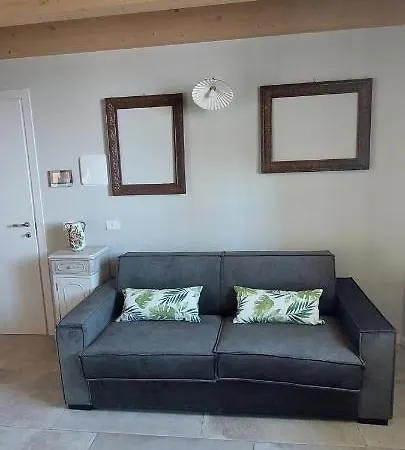 1780 Apartment Caprino Veronese