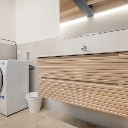 1780 Lejlighed Caprino Veronese